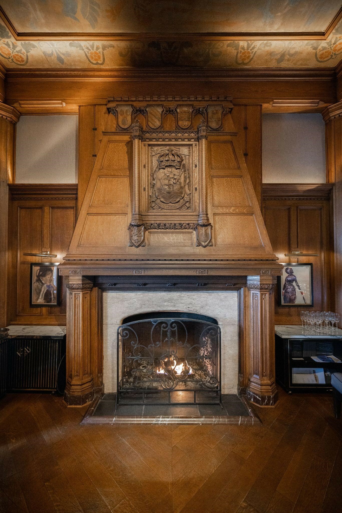 10 Ultra-Cozy Hotels With Fireplaces in Every Room