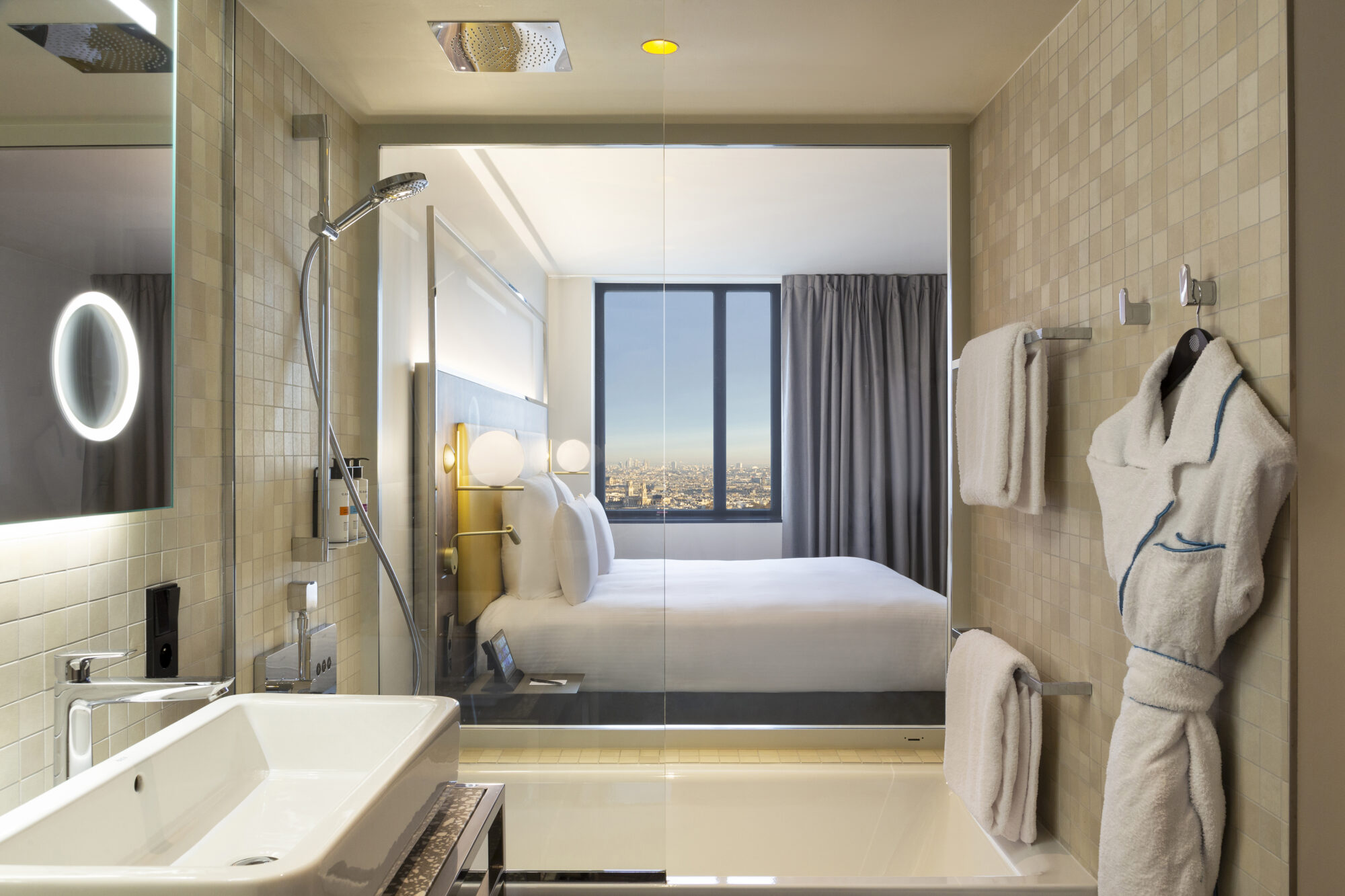 Pullman Paris Montparnasse_Suite – Bathroom view ©Arnaud Laplanche.jpg