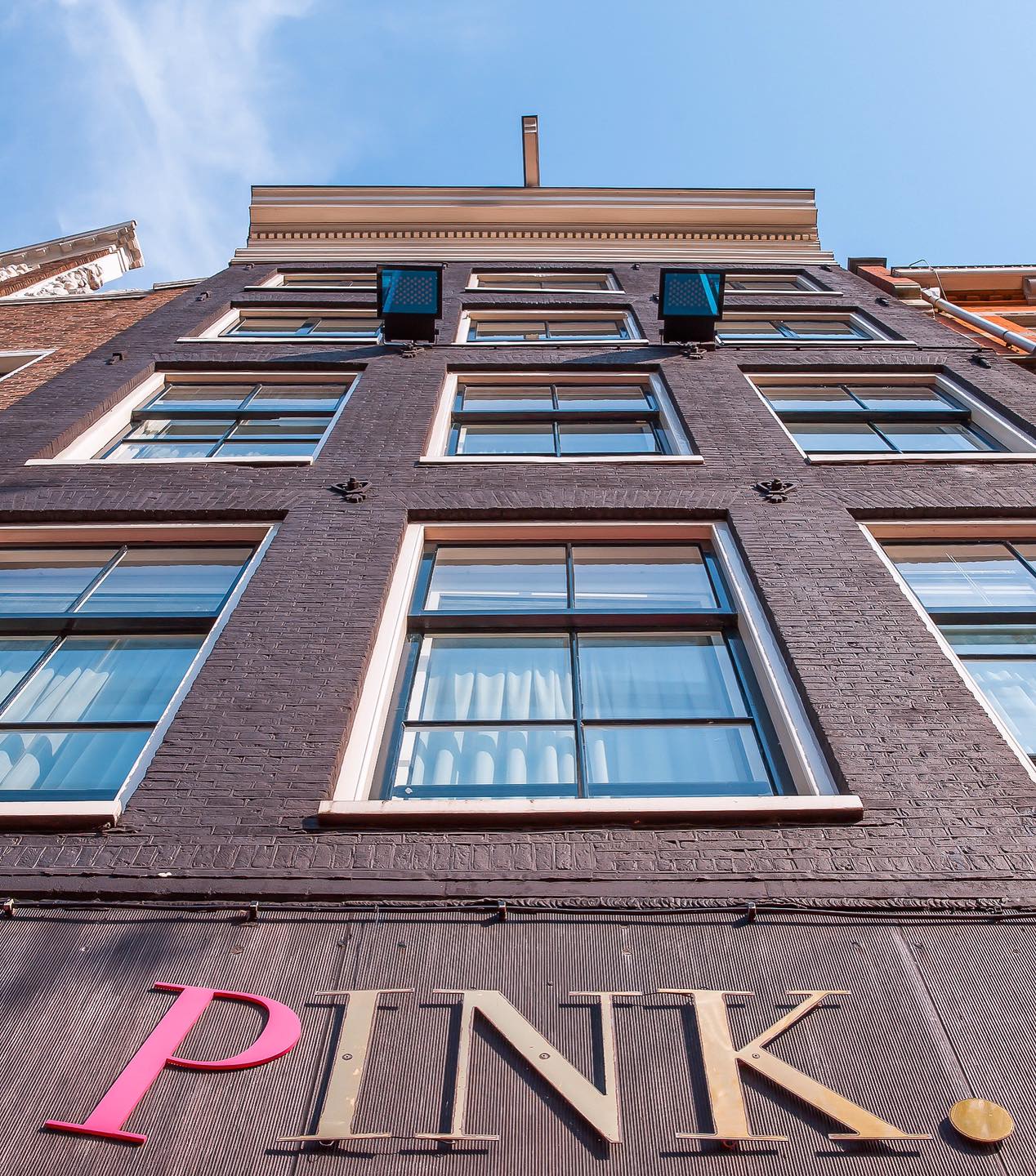 PINK Hotel Amsterdam MGallery