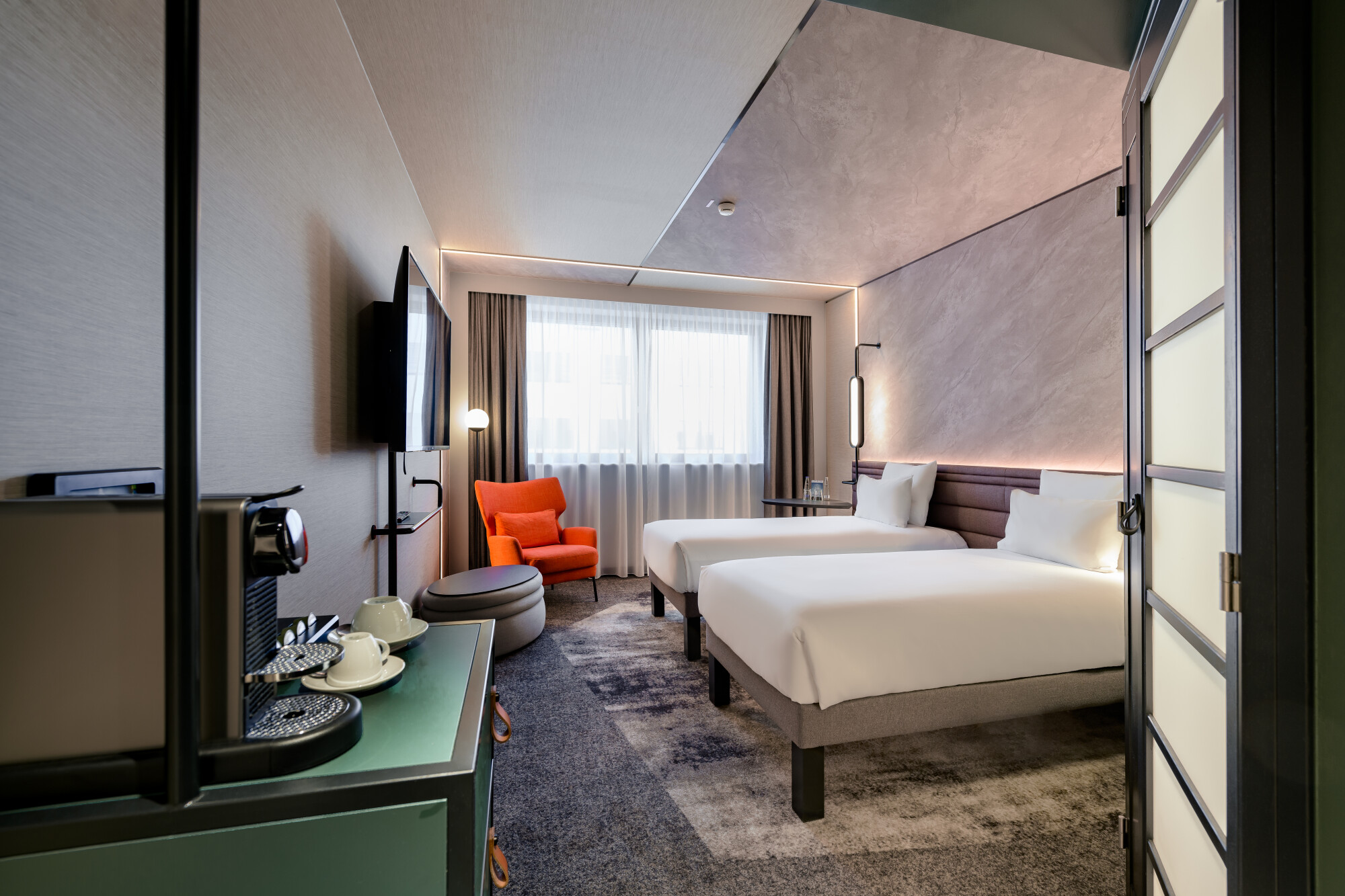 Novotel Munich Airport_Guest Room2_(c) Christoph Weiss-jpg