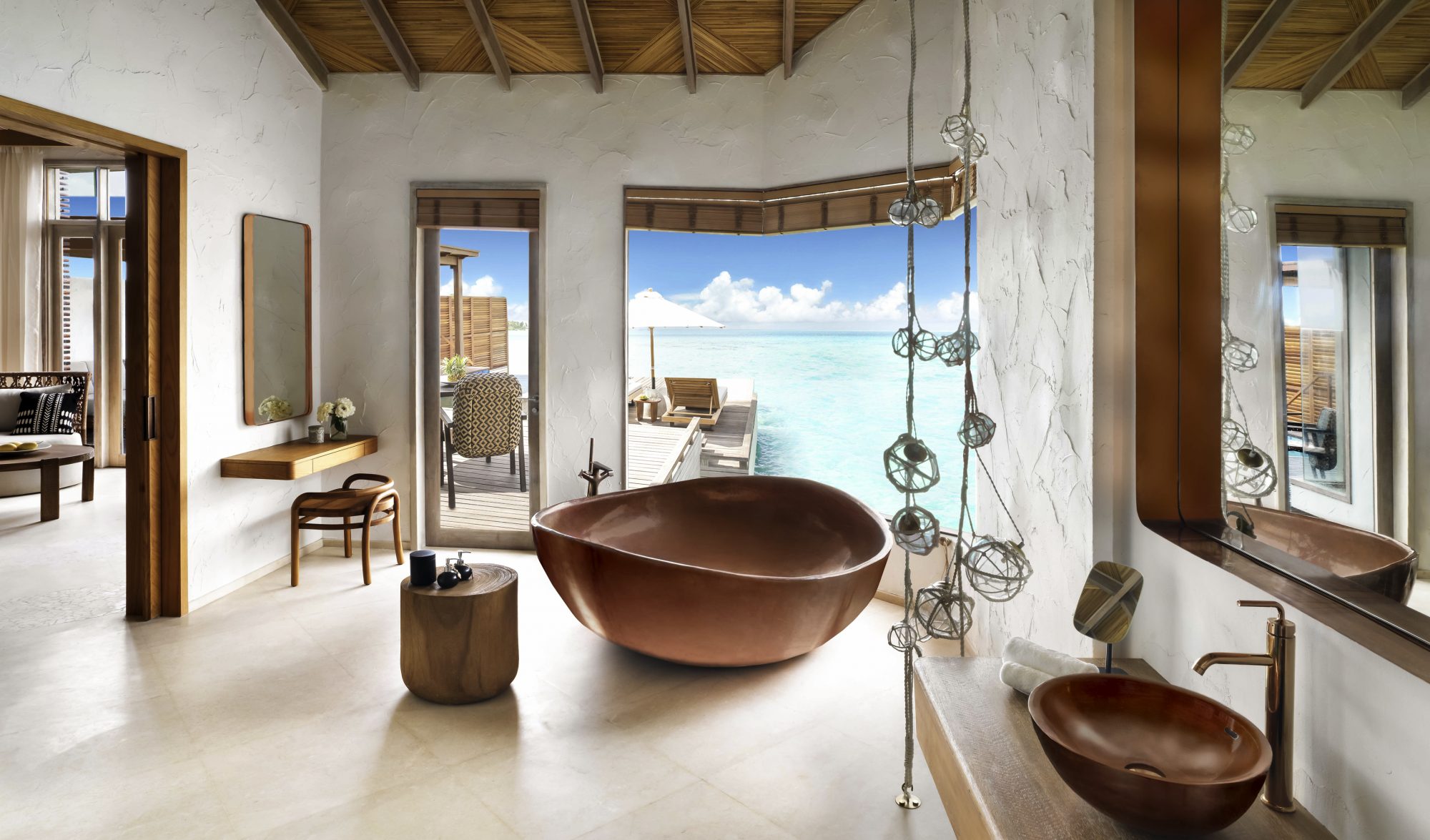 Fairmont Maldives - Water Villa Premium Bathroom
