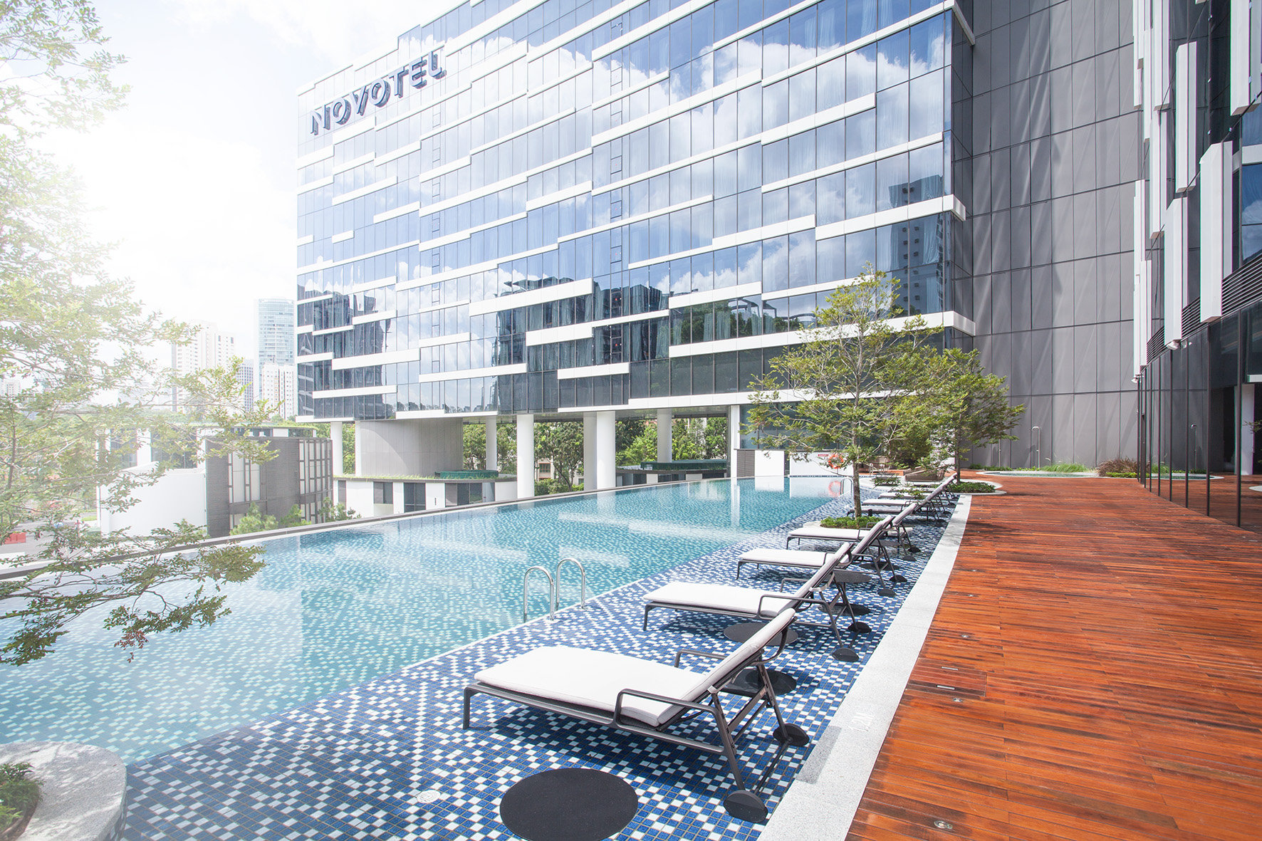 Novotel-Singapore-Stevens-pool-jpg