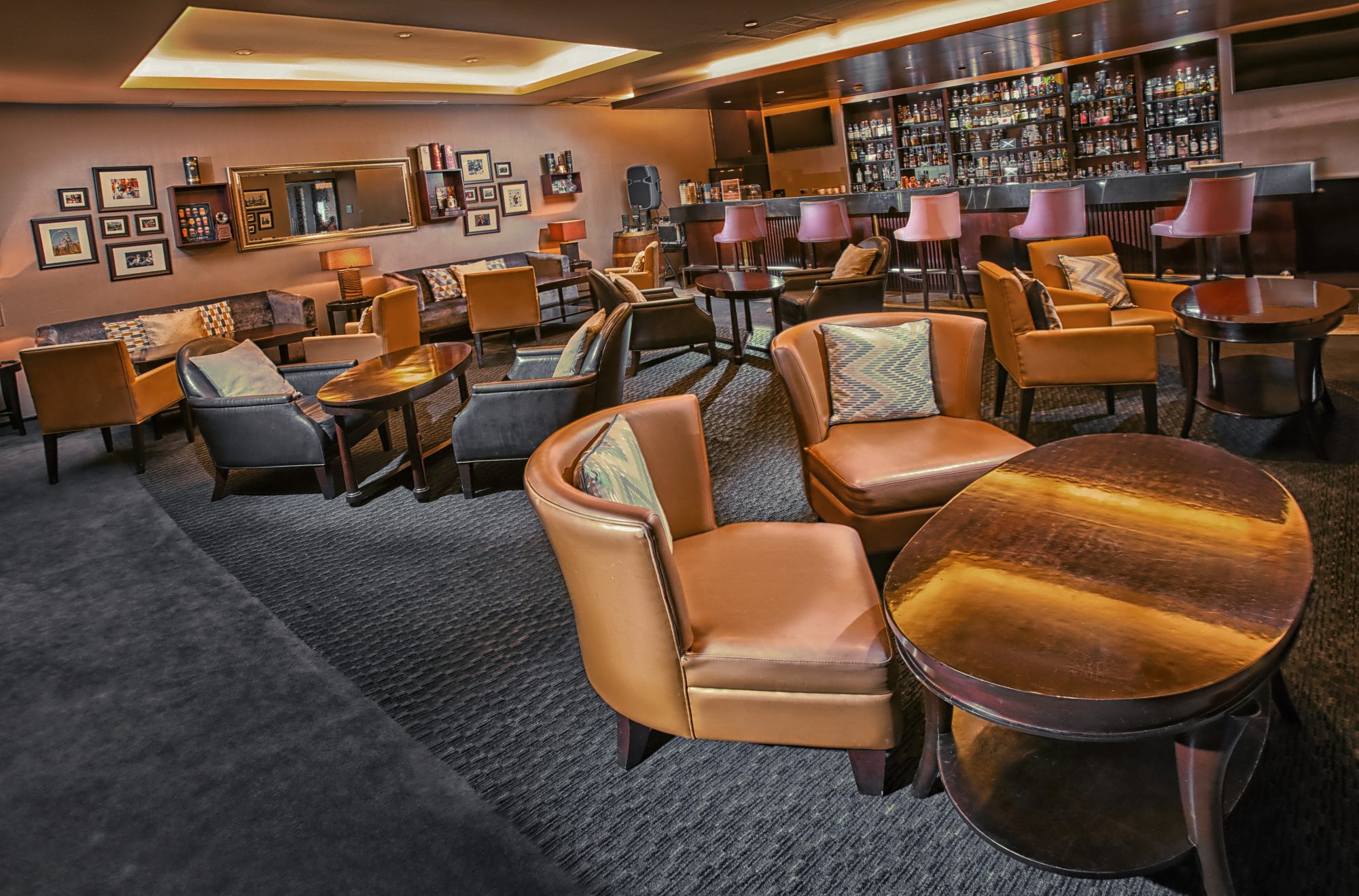 restaurantbar-baroutlet-1stbardetail-Bar Lounge-jpg