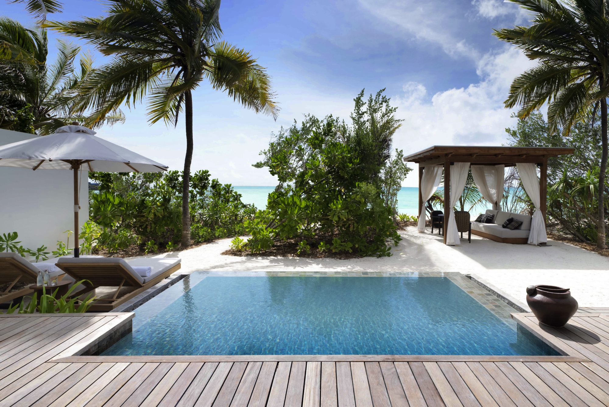 Fairmont Maldives - Beach Villa Premium Plunge Poo