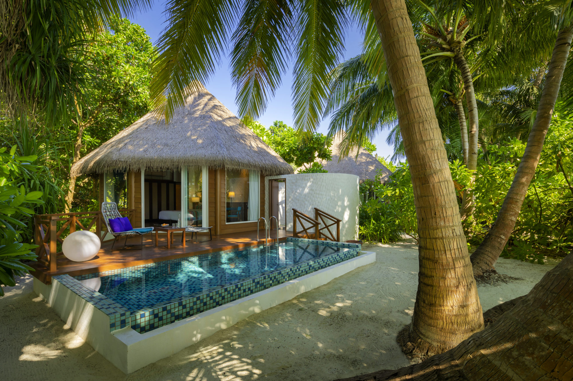Mercure Maldives Kooddoo Resort 4-jpg