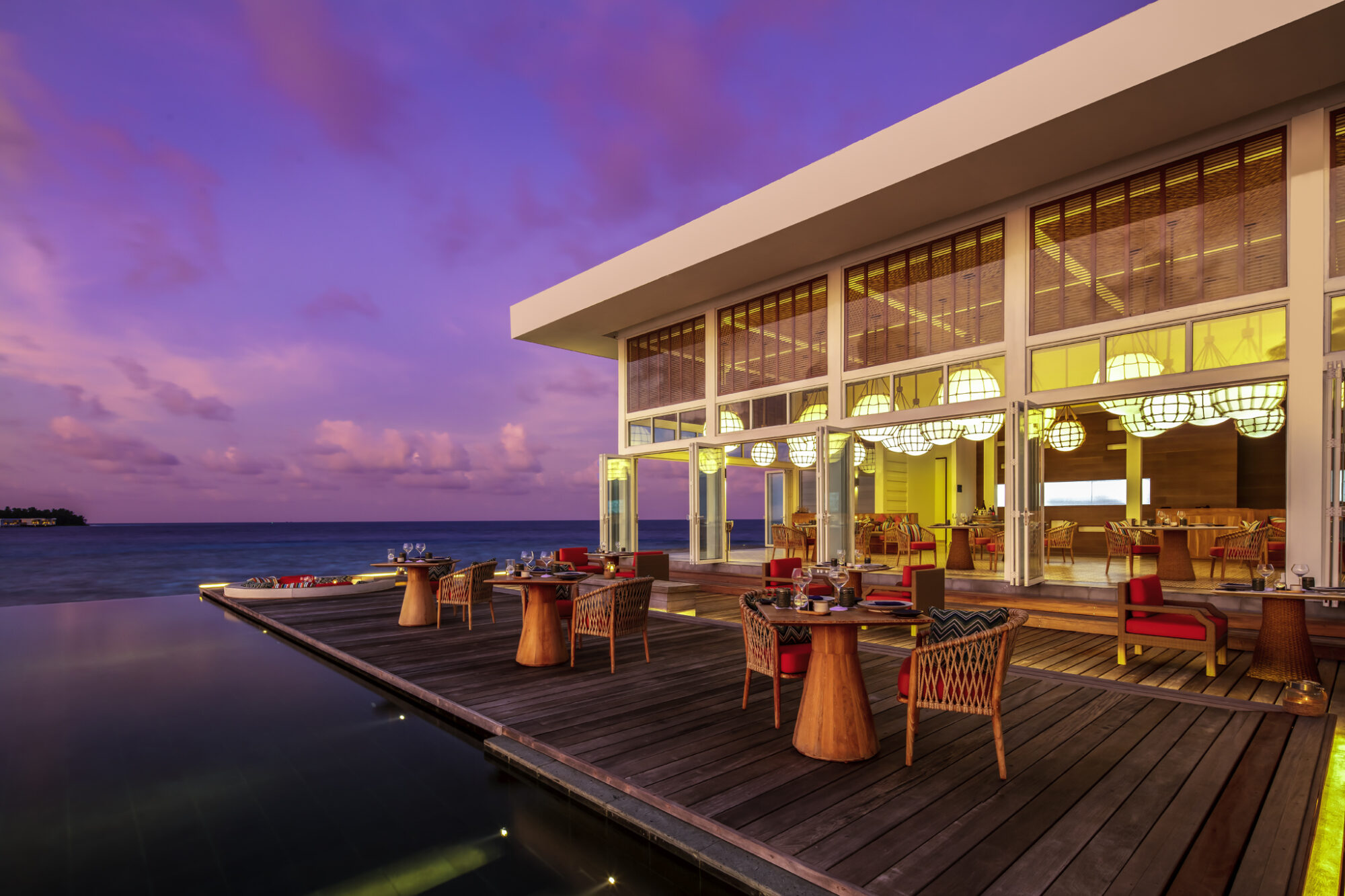 Raffles-Maldives-Meradhoo-Resort-6.jpg