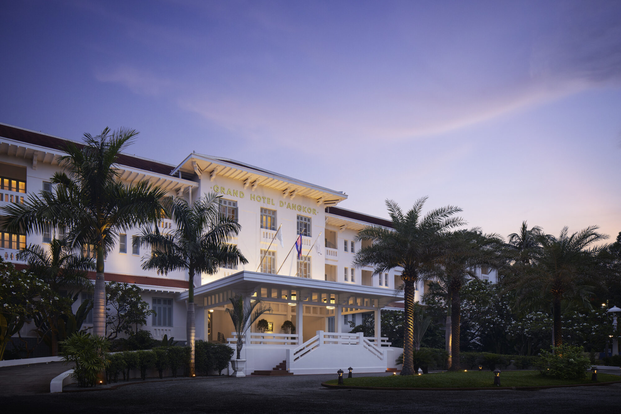 Raffles-Grand-Hotel-dAngkor-1.jpg
