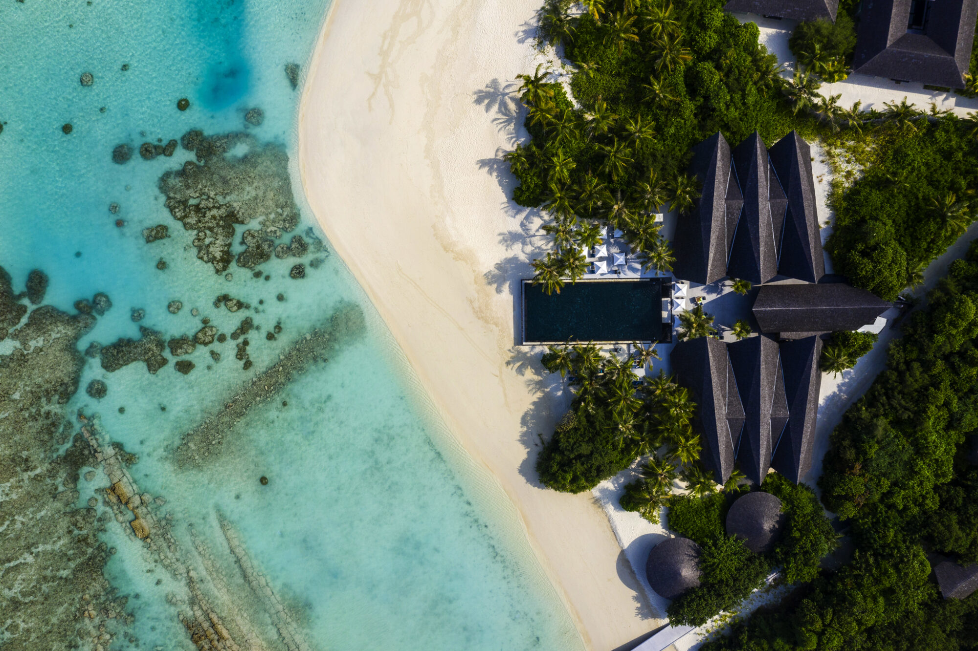 Mövenpick Resort Kuredhivaru Maldives (2).jpg