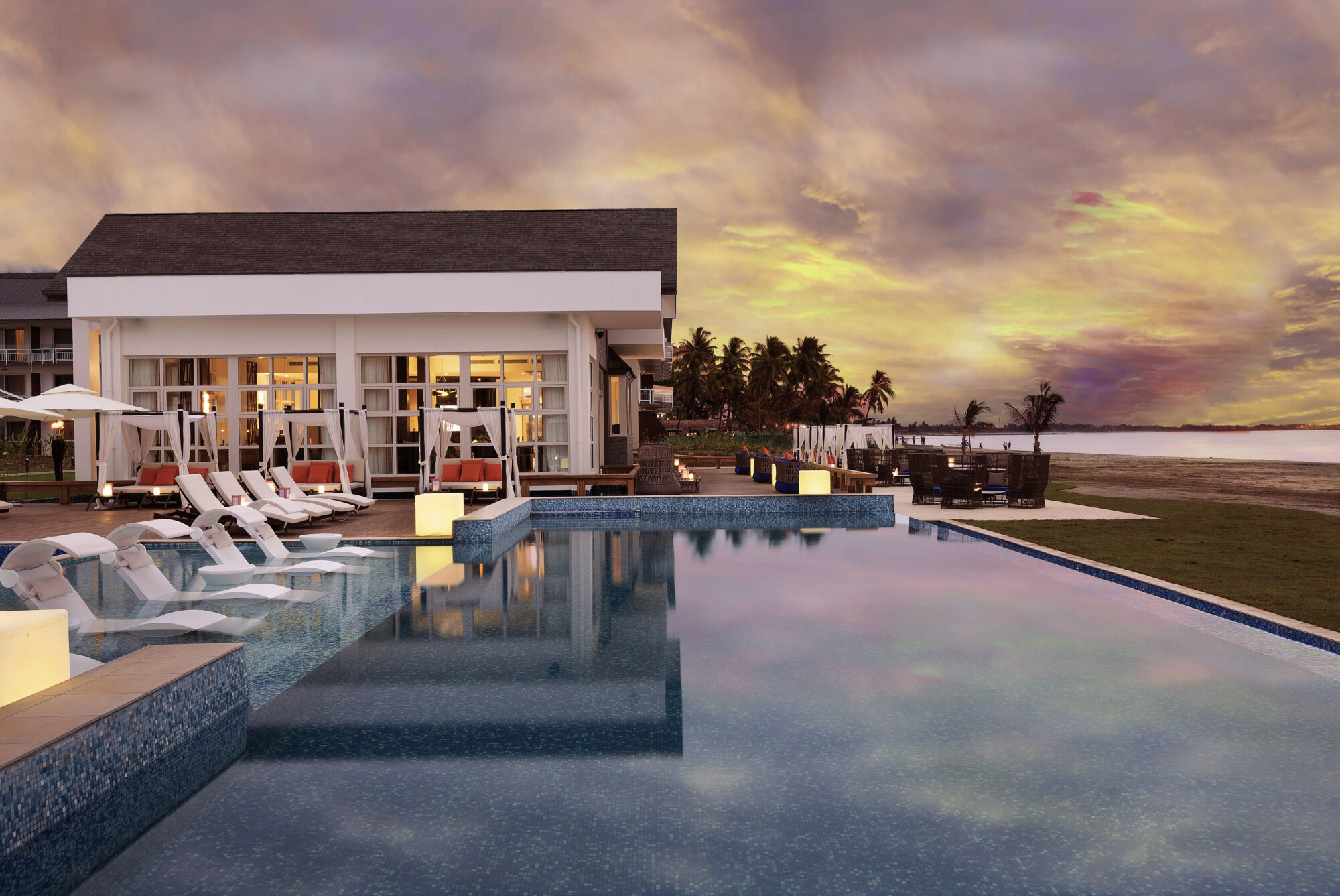 Pullman Nadi Bay Resort  Spa – Kah Restaurant Pool View-jpg