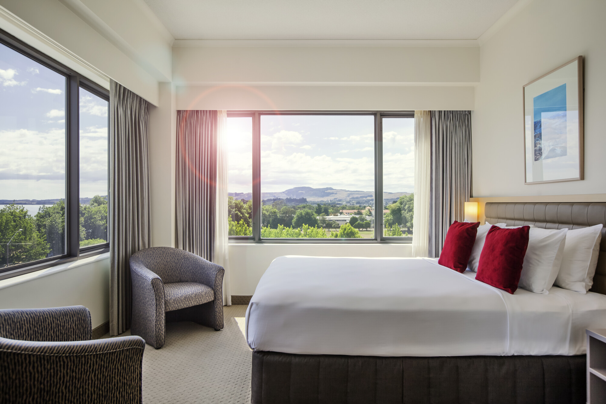 Novotel Rotorua Lakeside Guestroom-jpg