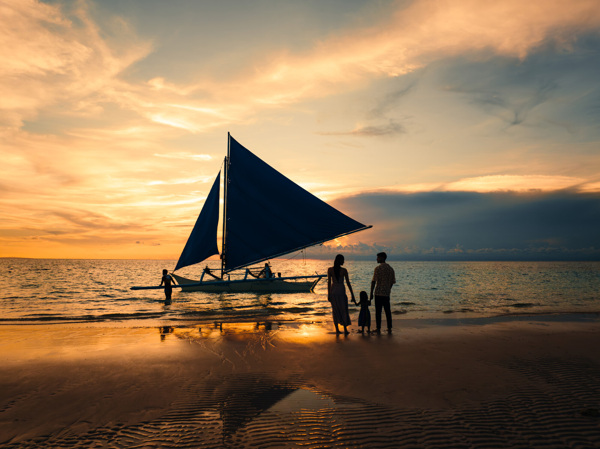 Philippines-Boracay-Beach-Sunset-Boat-2023-01-jpg