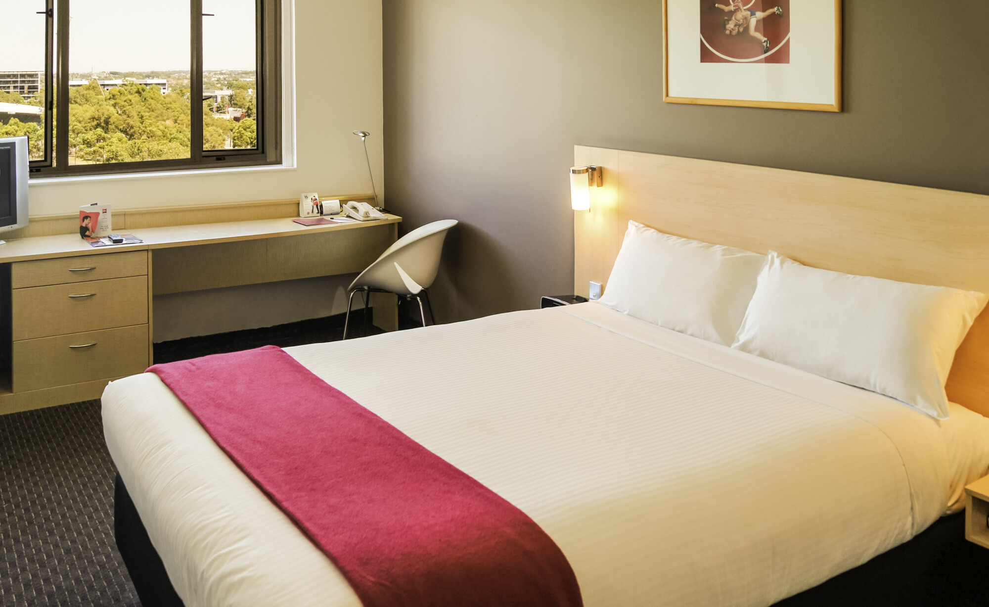 ibis Sydney Olympic Park guestroom-jpg